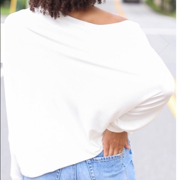 NEW! White Oversized Asymmetrical Top. Medium. - Picture 4 of 8